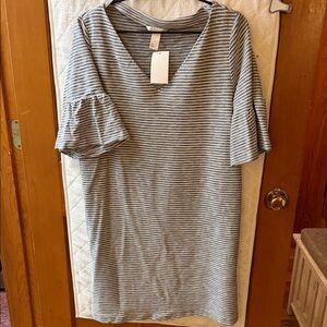 H&M Gray Striped V-Neck Dress